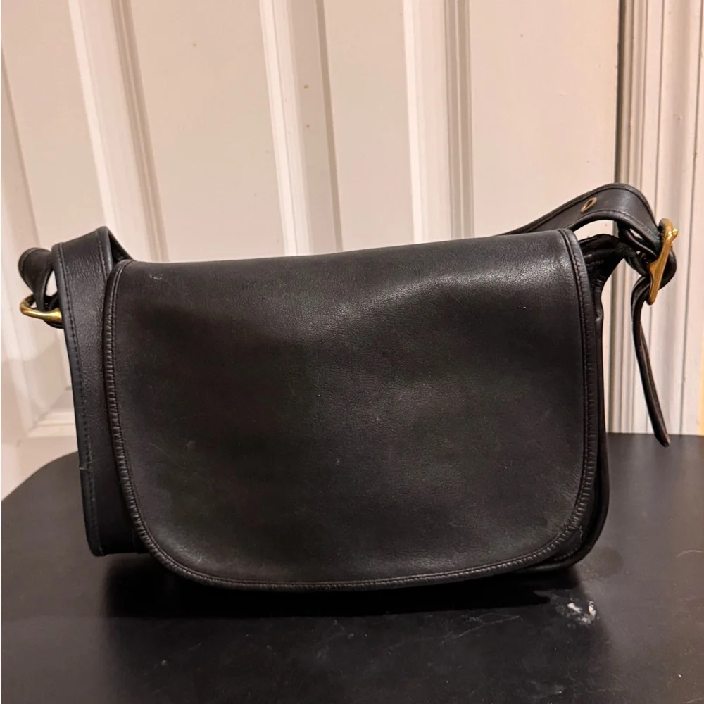 Coach black Leather crossbody vintage Bag 8951